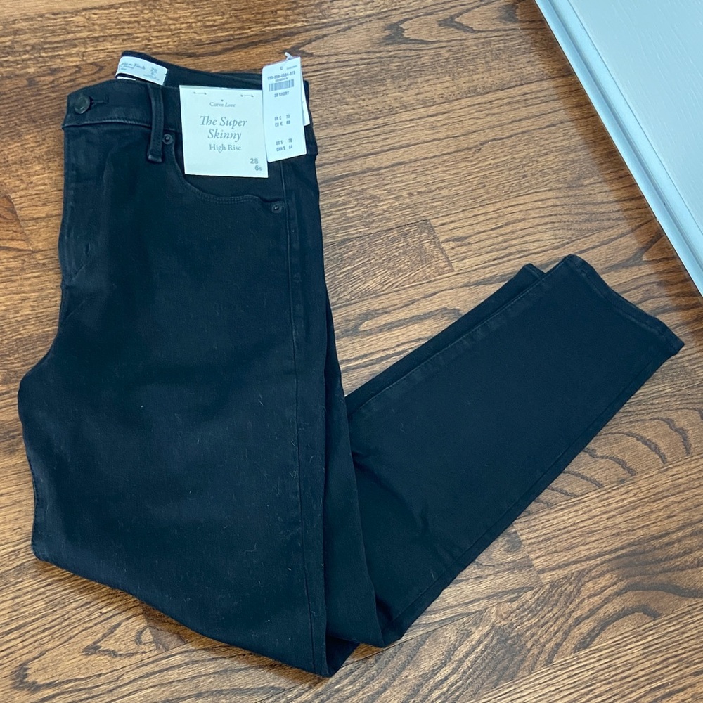 NWT Abercrombie & Fitch Women's Black High Rise Skinny Jean (Curve Love) - Picture 5 of 6